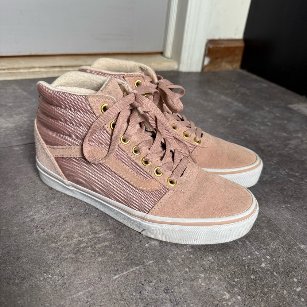 Stylish Pink High-Top Women's Sneakers